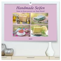 Handmade Seifen - Natur in Szene gesetzt (hochwertiger Premium Wandkalender 2025 DIN A2 quer), Kunstdruck in Hochglanz