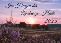 Im Herzen der Lüneburger Heide (Wandkalender 2023 DIN A2 quer)